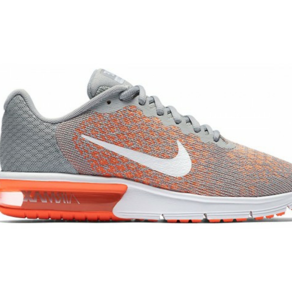 Women Nike Air Max Sequent 2 gently used